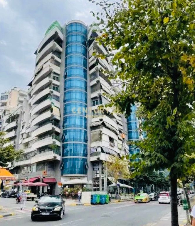Complesso Halili - Affittasi 300m2 Ambiente Commerciale