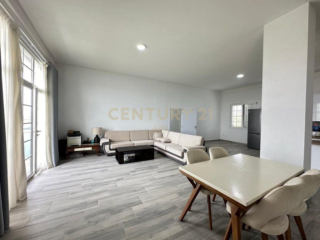 PENTHOUSE MODERNO IN AFFITTO A PASKUQAN!