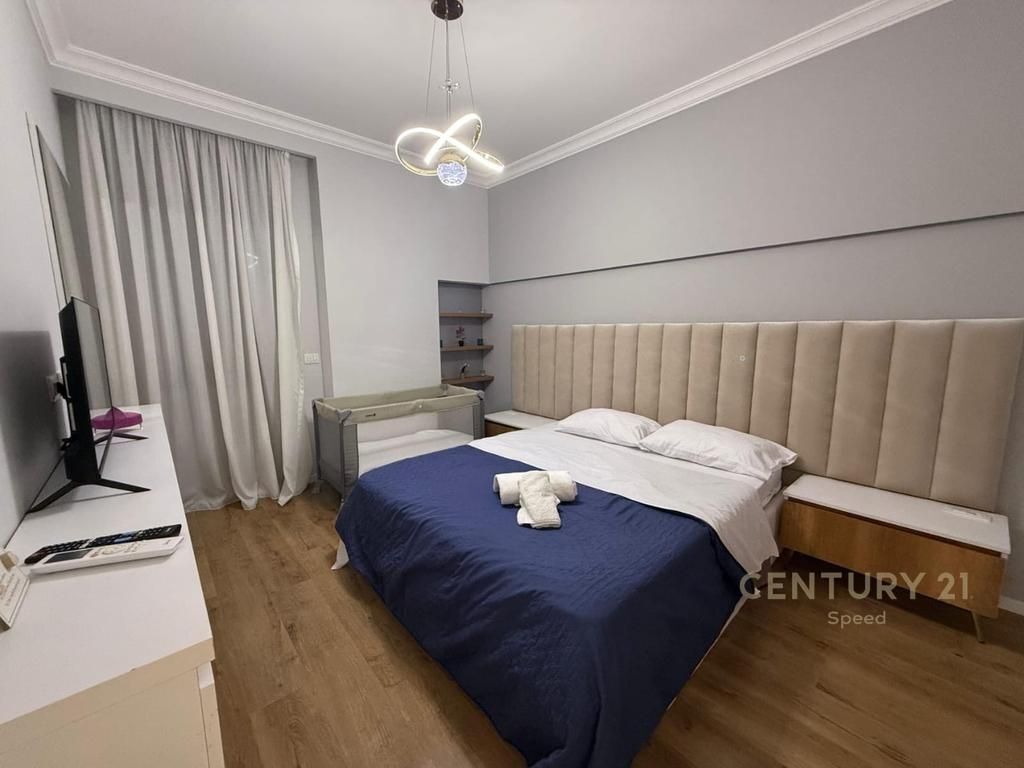 Apartment 1+1 with Parking Space for Rent near the Red School!