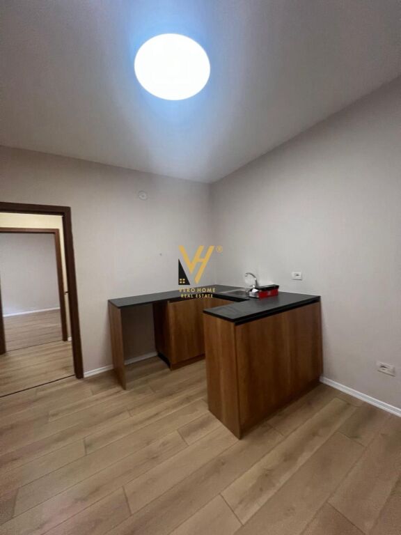 UFFICIO 90 M2 IN AFFITTO A KOMUNA E PARISIT 90.000 LEKE