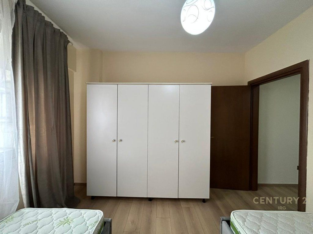 APARTAMENT 1+1 ME QERA PERBALLE DELIJORGJIT