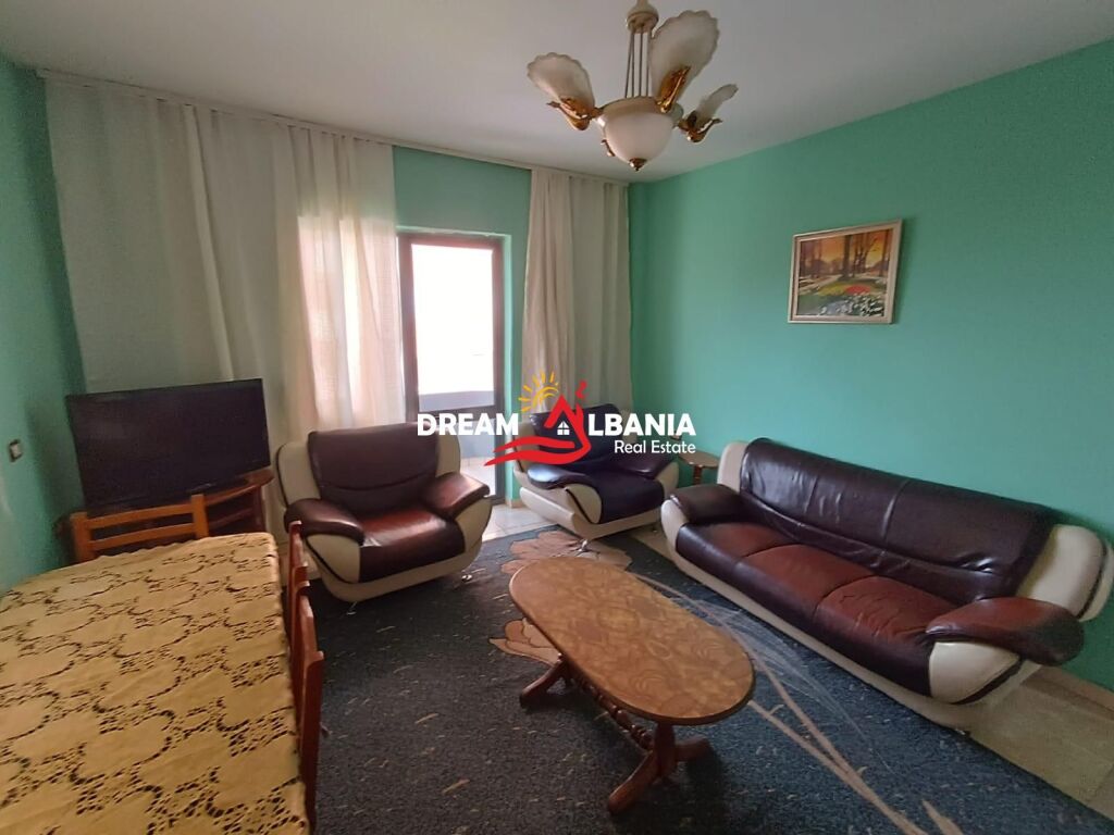 Jepet me qira 2+1 kat vile, kati i 3 në zonën e Astirit (ID 4251442)