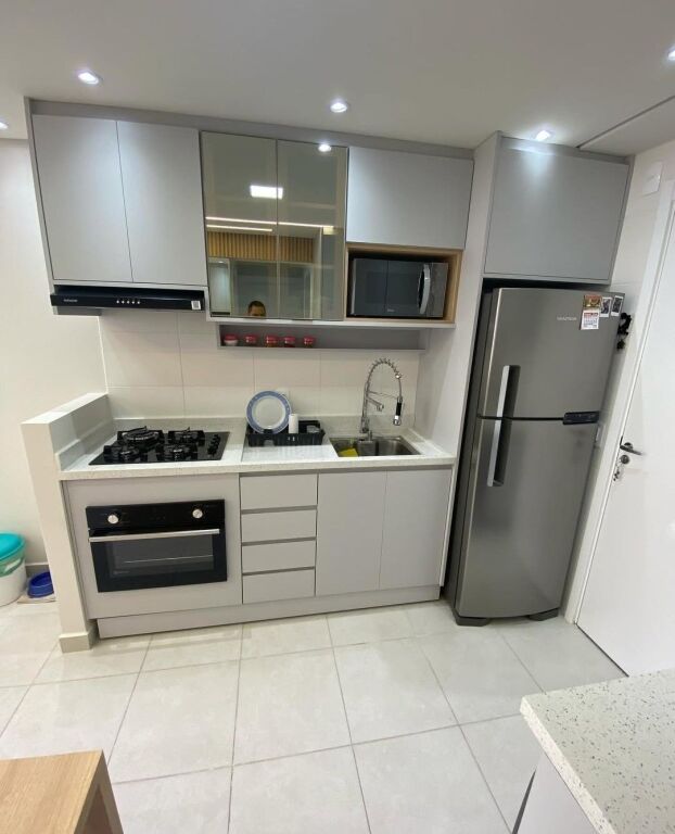 Jepet me qera apartament 1+1 tek Shkolla Bashkuar pallat i ri!