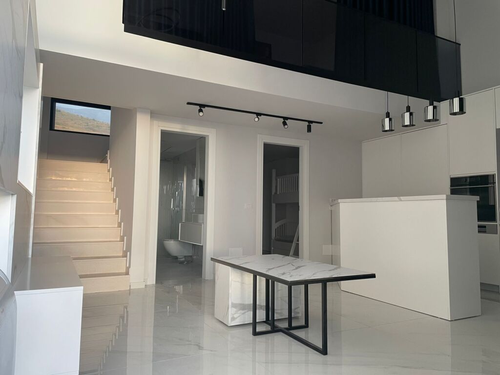 🌊 LUXURY DUPLEX FOR SALE – RADHIMË, JONUFER (VLORË)