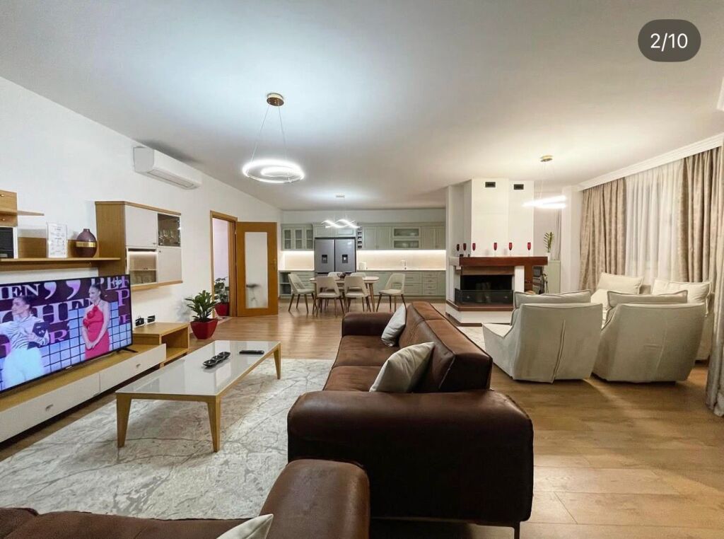 Apartment 3+1+Parking for rent at the Paris Municipality.