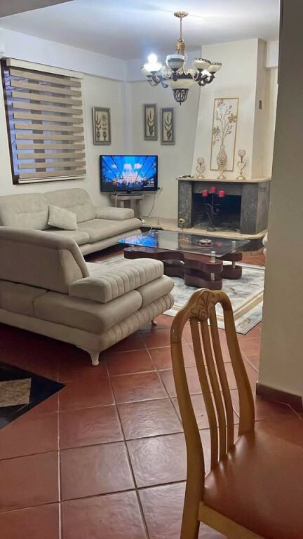Jepet me qera apartament (kati i 3-të i një vile)  📍 Mbrapa Maternitetit të Ri