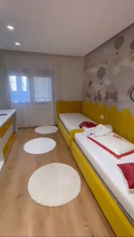 Apartament per qera 2+1 me 2 poste parkimi tek kopshti botanik