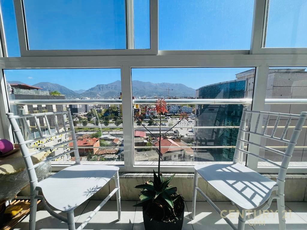 JEPET ME QIRA APARTAMENT 1+1 TEK STACIONI I TRENIT !