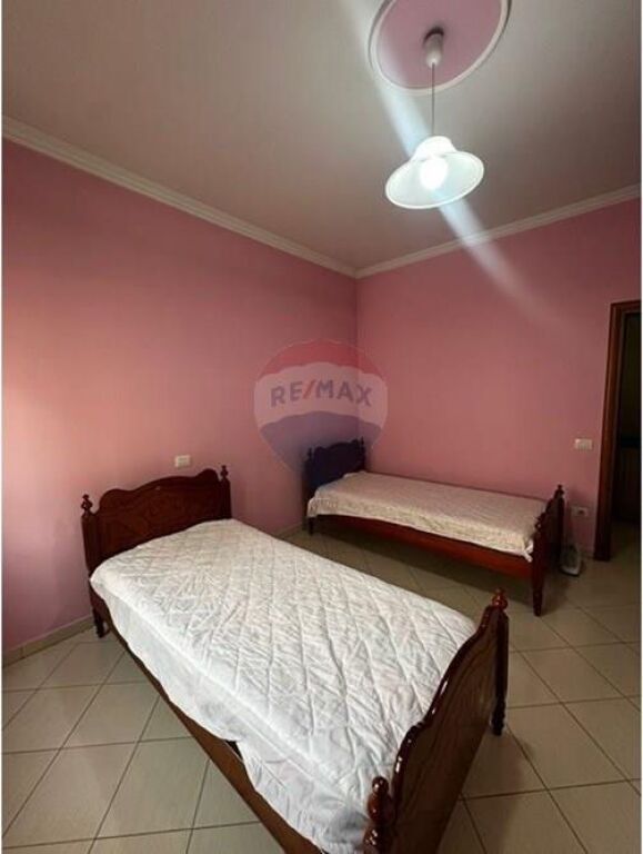 🏡 Appartamento 2+1+2 in Affitto – Liceo Ali Demi, Vlorë