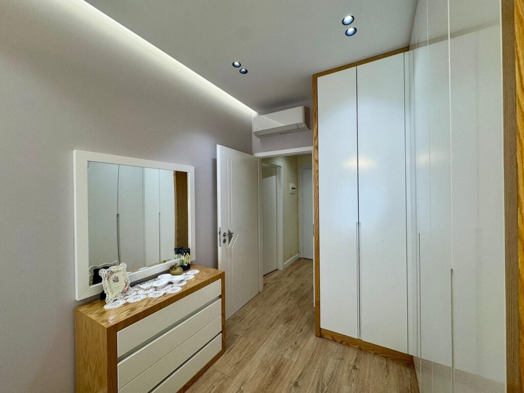 Apartment 1+1 me qira te Kontakti