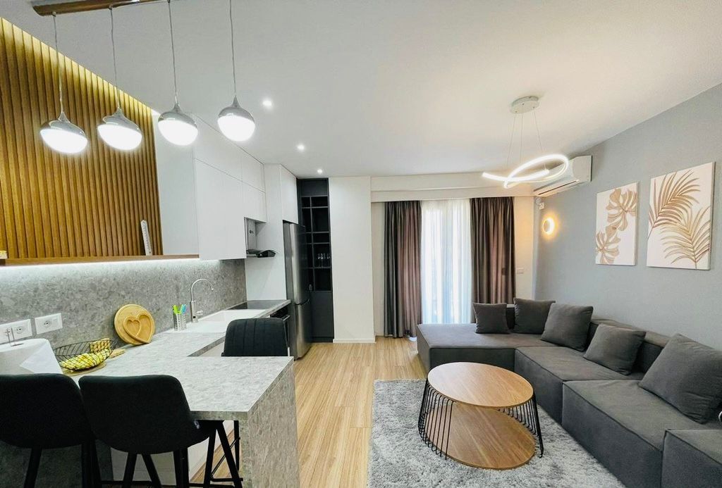 JEPET ME QIRA APARTAMENT 1+1 TEK STACIONI I TRENIT !