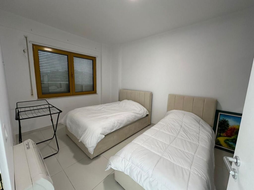 Jepet me qira apartament 2+1+2 ne zemer te bllokut.
