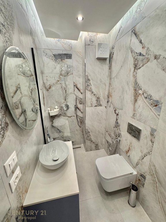 APARTAMENT 2+1 PRANE PAZARIT TE RI!
