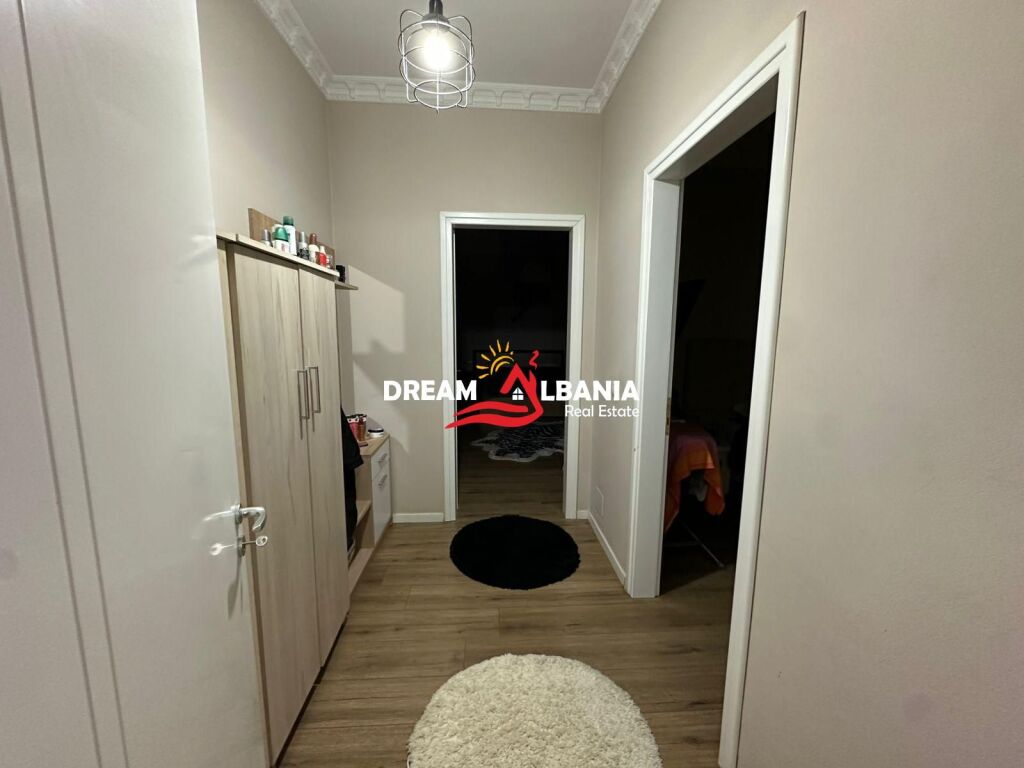 Shitet Apartament 2+1+2wc tek Pazari i Ri prane Rruges Qemal Stafa ( ID 41212203 )