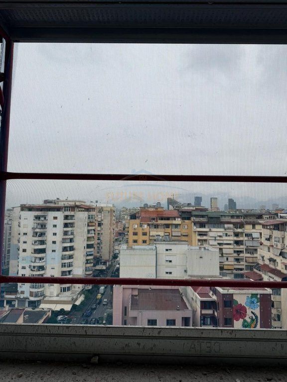 Apartment 2+1+2 for sale White Tower Komuna e Parisit