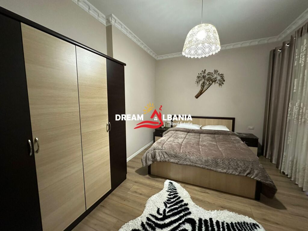 Shitet Apartament 2+1+2wc tek Pazari i Ri prane Rruges Qemal Stafa ( ID 41212203 )