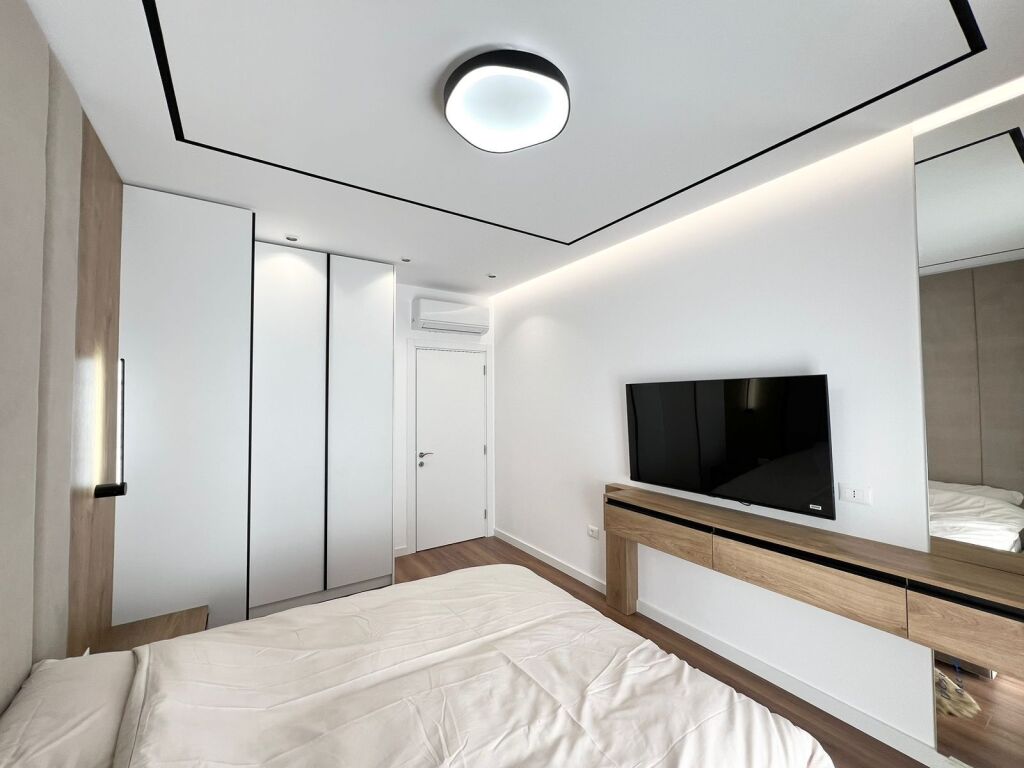 Jepet me qera apartament 2+1 ne Kompleksin "Arlis",Farmacia 10