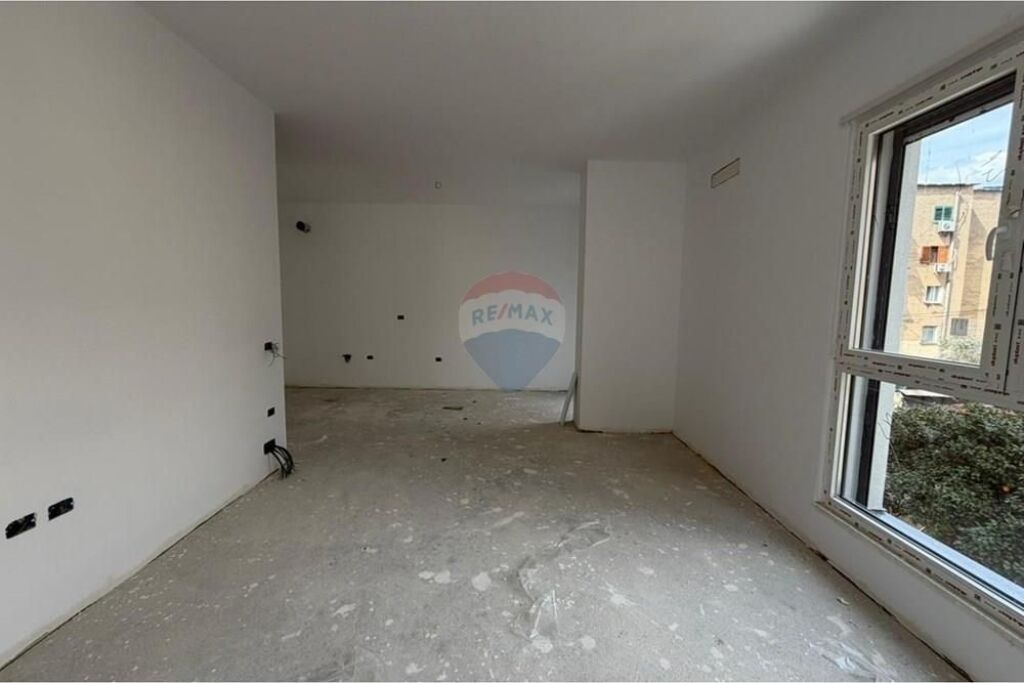 Apartament - Për Shitje - Rruga Ali Demi, Tiranë