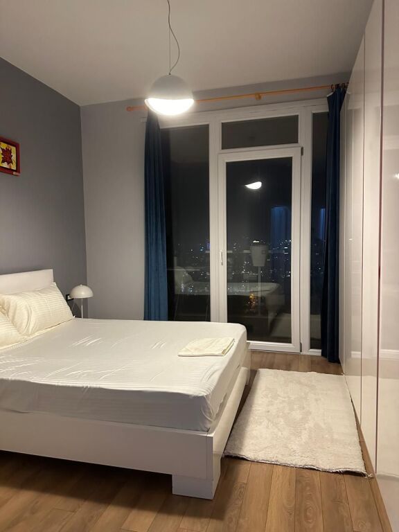 Apartament Super për Qira pranë Kopshtit Botanik dhe Xhamisë 2+1+2