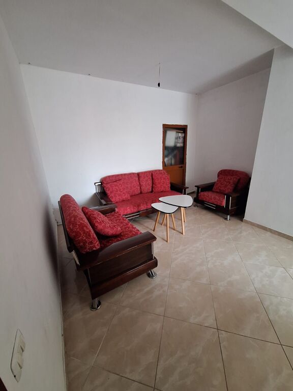 Apartament me qira 1+1 ne Astir, prane Bar Artisti