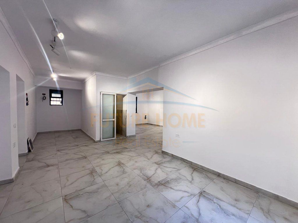 Affitto, Locale Commerciale, Xhamllik, Tirana