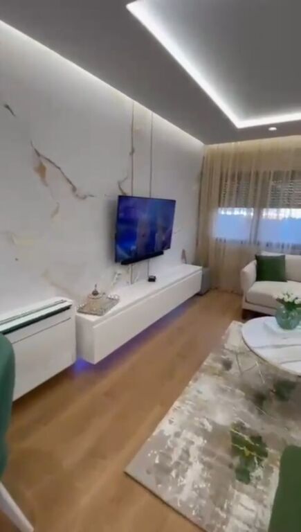 Apartament per qera 2+1 me 2 poste parkimi tek kopshti botanik