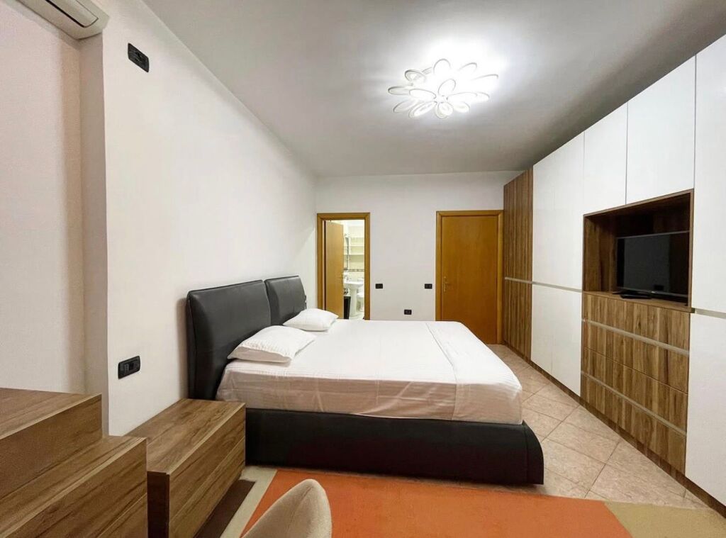 Apartment 3+1+Parking for rent at the Paris Municipality.