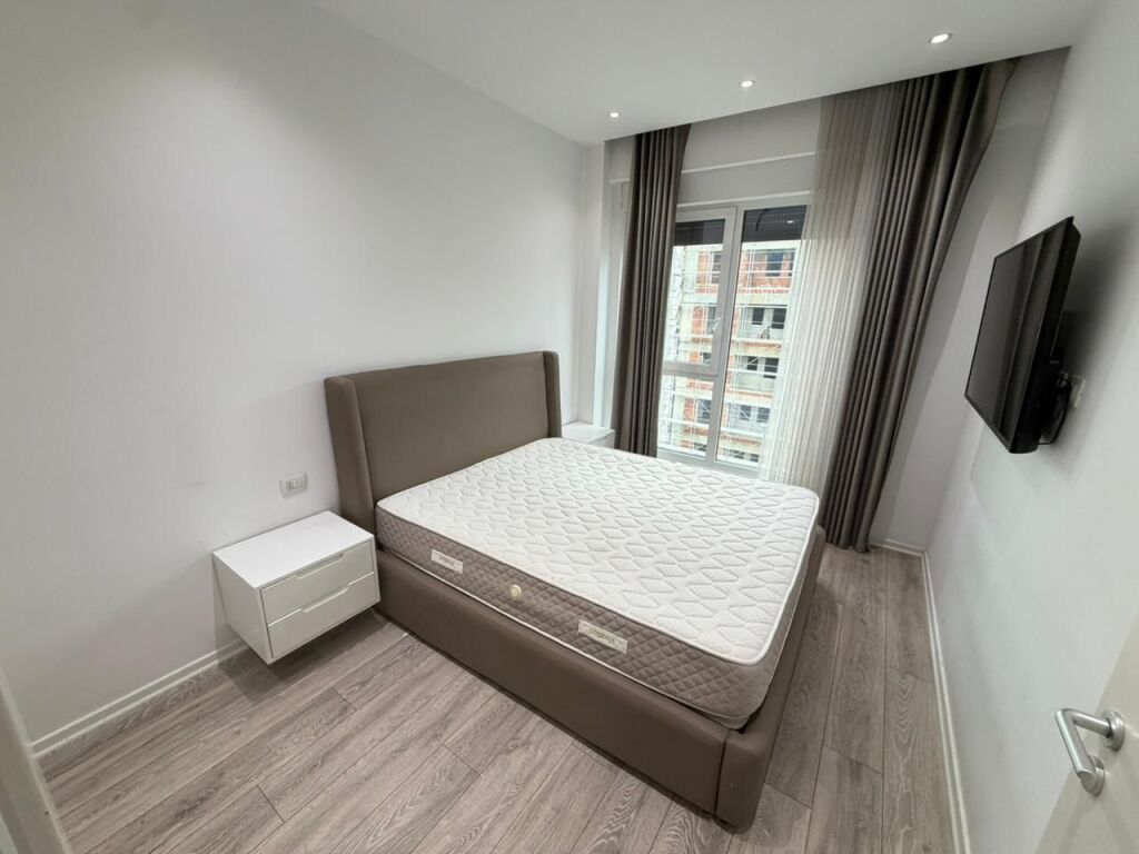 🏢 Jepet me qera apartament 2+1📍 Kompleksi Magnet, 21 Dhjetori 💰 Çmimi: 70,000 lekë/muaj