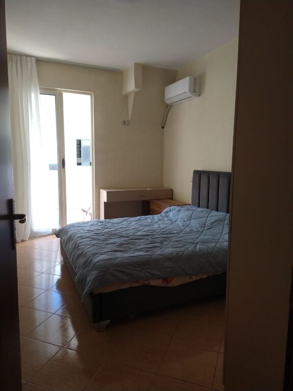 Jepet me Qera Apartament 1+1 tek Kazazi Durres