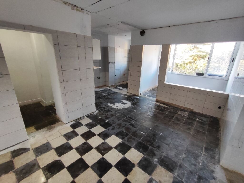 SHITET APARTAMENT 1+1 – QENDËR ELBASAN