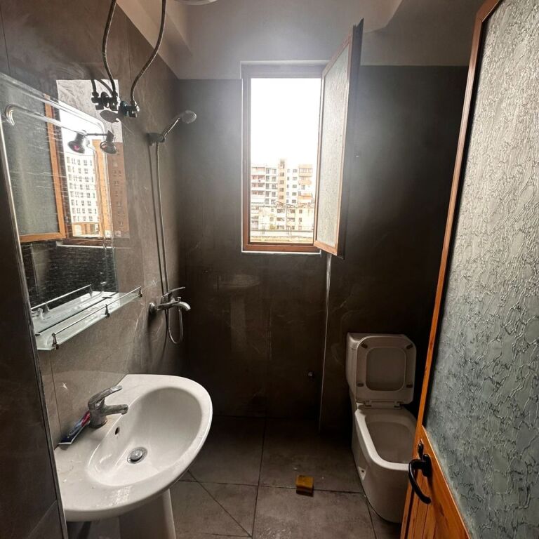 APARTAMENT ME QIRA 1+1- ASTIR ◦ Unaza e Re, përballë Vila L