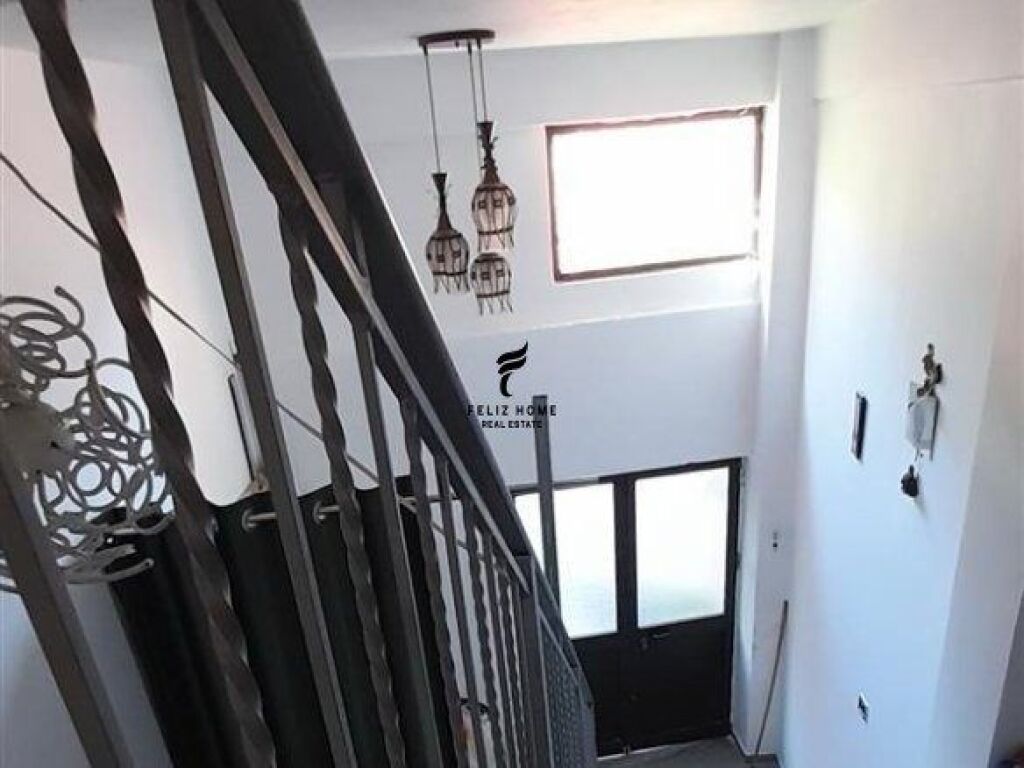 ZYRE ME QERA 130 M2 SELVIA 1.300 EURO FH-67070