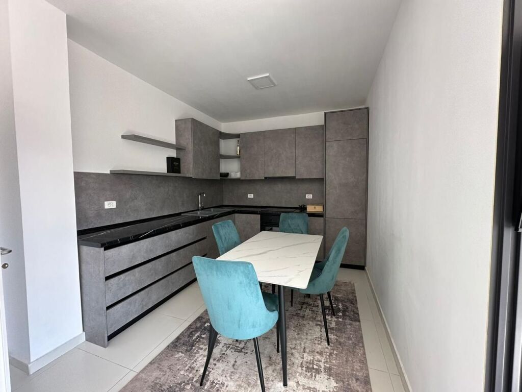Japim me qira Apartament 2+1 ne Bllok!