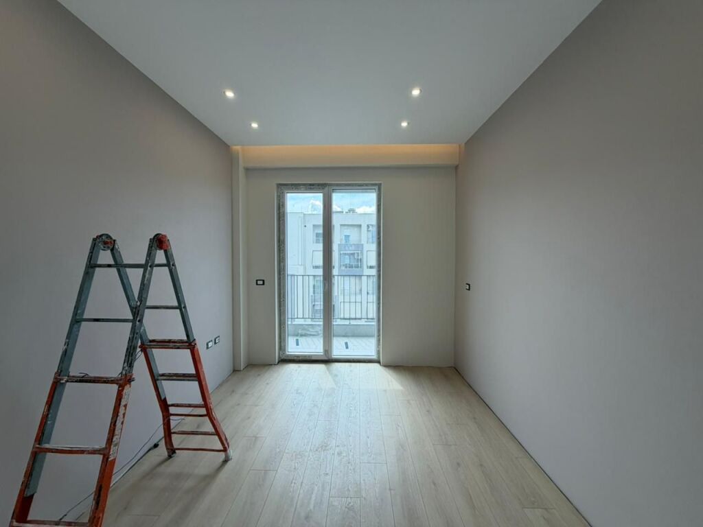Apartment 2+1 for rent at Komuna e Parisit.