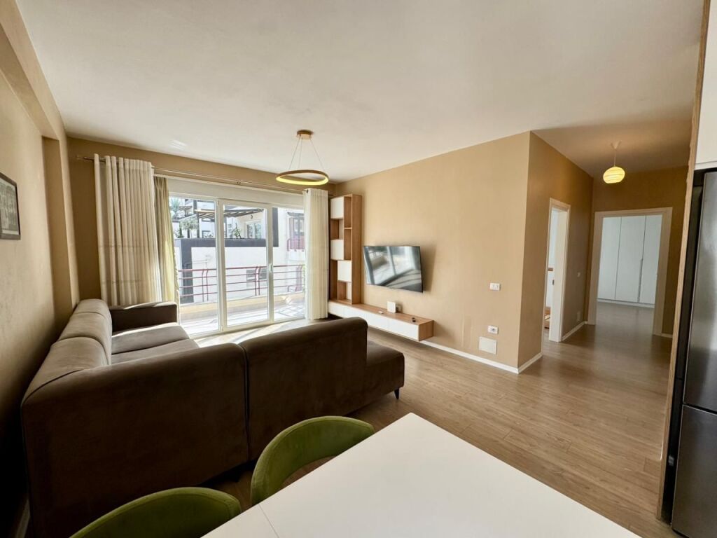 Shitet apartament tek Kompleksi FZ "Green Terrace" 2+1+2
