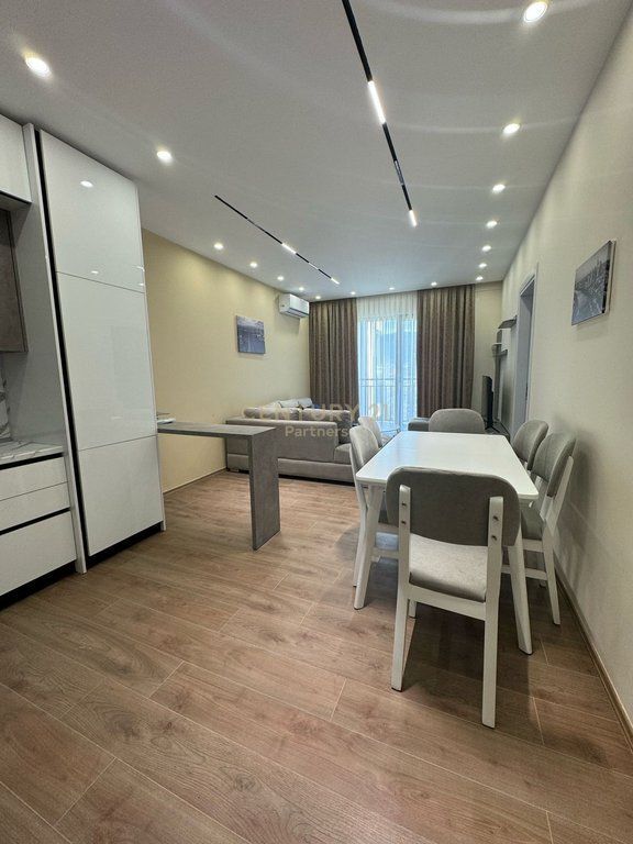 Apartament 2+1+Post Parkimi me qira te Kodra e Diellit