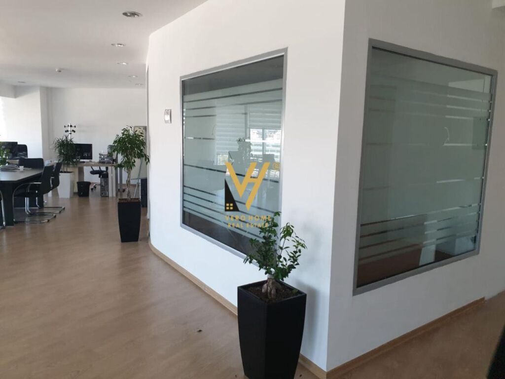 UFFICIO 139 M2 IN AFFITTO IN VIA ELBASAN 3.800 EURO