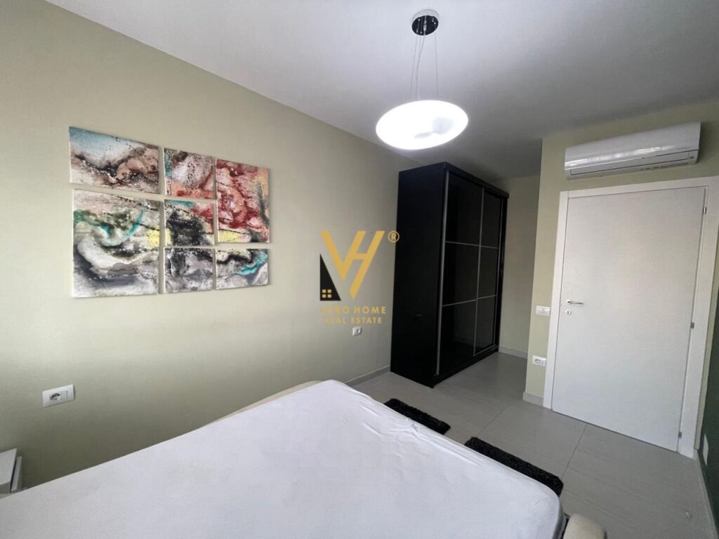 JEPET APARTAMENT 1+1+BLK ME QERA TE STADIUMI DINAMO 60.000 LEKE