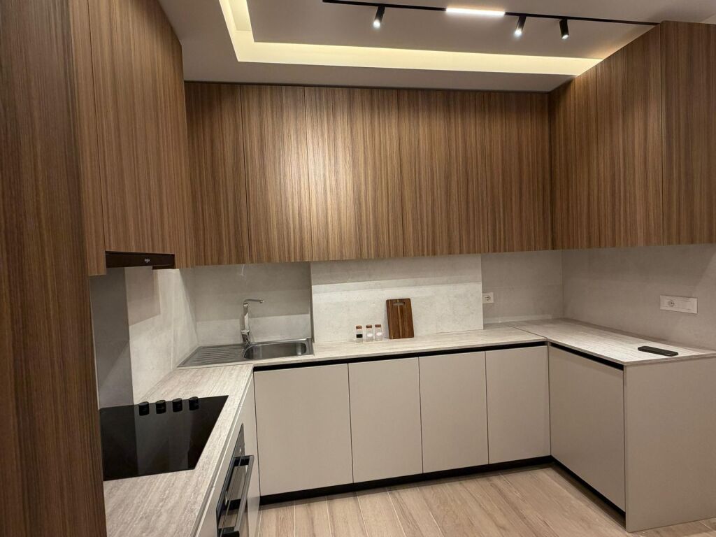 Jepet me qera apartament 1+1 modern te Zogu I Zi perballe Ring Center