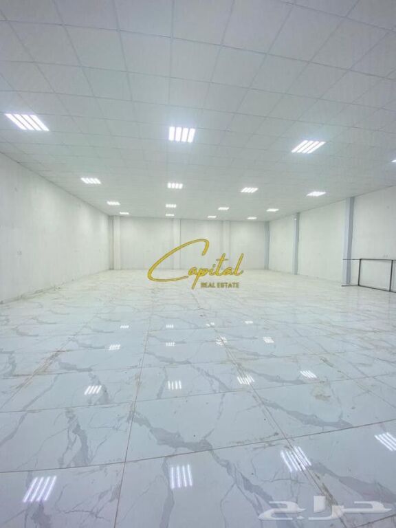 SHOP FOR RENT 125 M2 BARRICADES STREET 300,000 LEKE