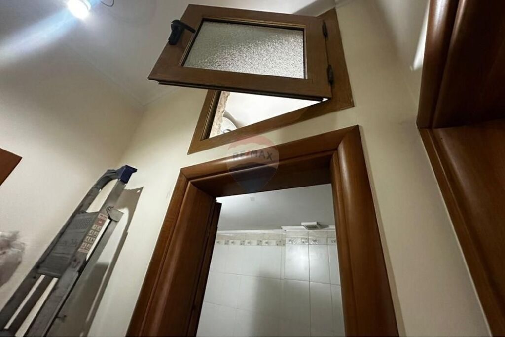 🏡 Appartamento 2+1+2 in Affitto – Liceo Ali Demi, Vlorë
