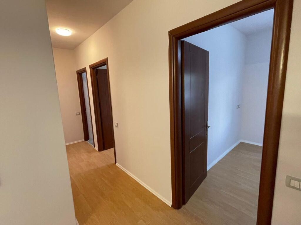 Shitet Apartament 2+1 Sarande
