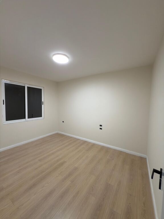 Shitje: Apartament 3+1 – Rruga "Rrapo Hekali"