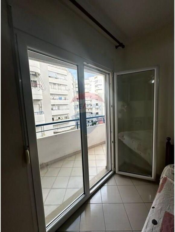 🏡 Appartamento 2+1+2 in Affitto – Liceo Ali Demi, Vlorë