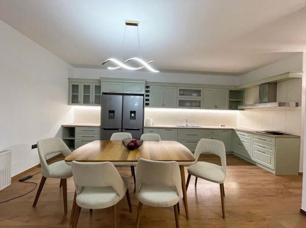 Apartment 3+1+Parking for rent at the Paris Municipality.