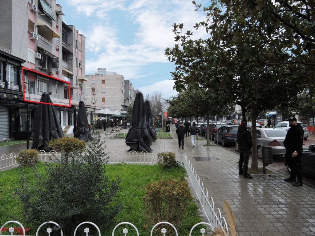 SHITET APARTAMENT 1+1 – QENDËR ELBASAN