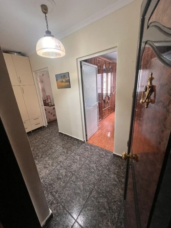 SHITET APARTAMENT 1+1 – RRUGA E KAVAJES, REPORT TV