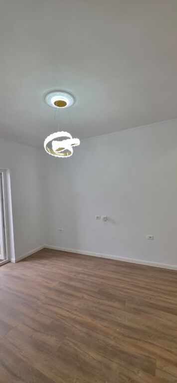 🔥 SHITET APARTAMENT 2+1 – RRUGA BARDHYL, TIRANË 🔥 .