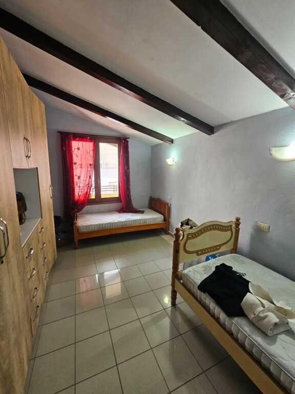 VENDESI APPARTAMENTO 3+1 VICINO A KAZAZI A DURRËS