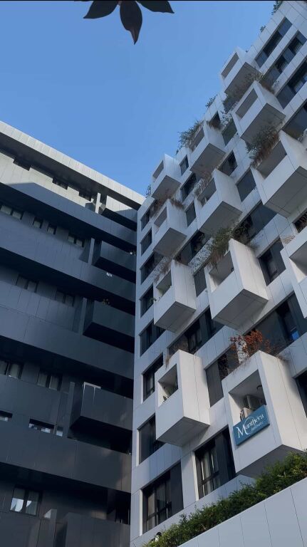 🏡 Shitet apartament 3+1 me 2 poste parkimi te Square 21